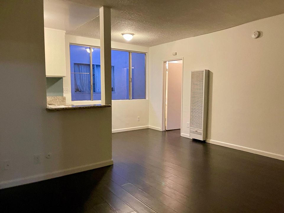 1st image of 220 S Commonwealth Ave APT 202
