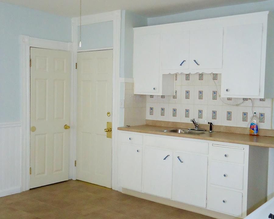 1st image of 23 Farmington Ave