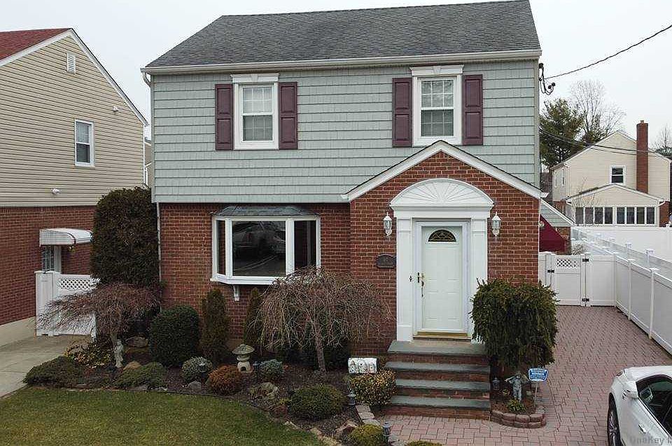 67 Walnut Street West Hempstead NY 11552 Zillow