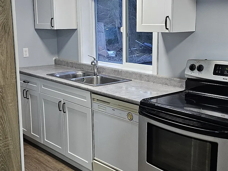 216 Macdonald Rd — Photo 11
