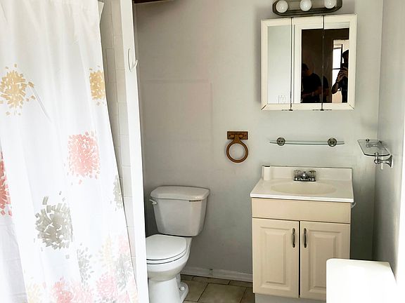 5th image of 78 Newell St #2A