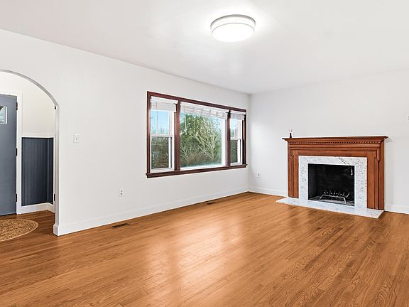 5th image of 4824 Skyline Dr