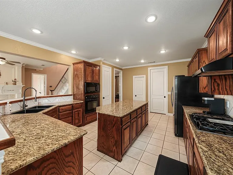 1335 Bradford Dr — Photo 31