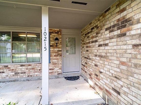 3rd image of 10215 Forestedge Ln