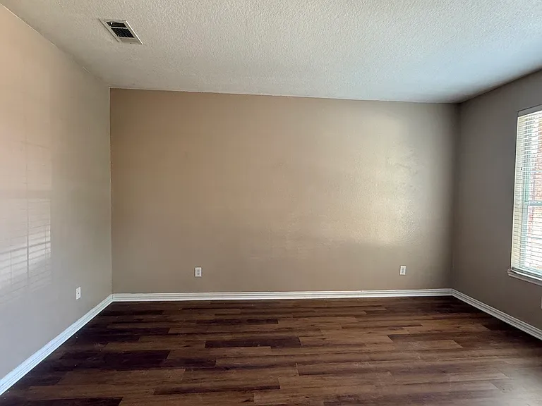 612 Dyann Dr — Photo 3