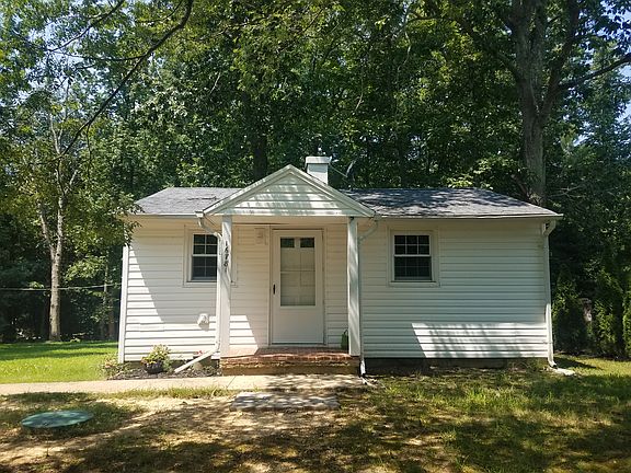 3rd image of 16781 Three Notch Rd