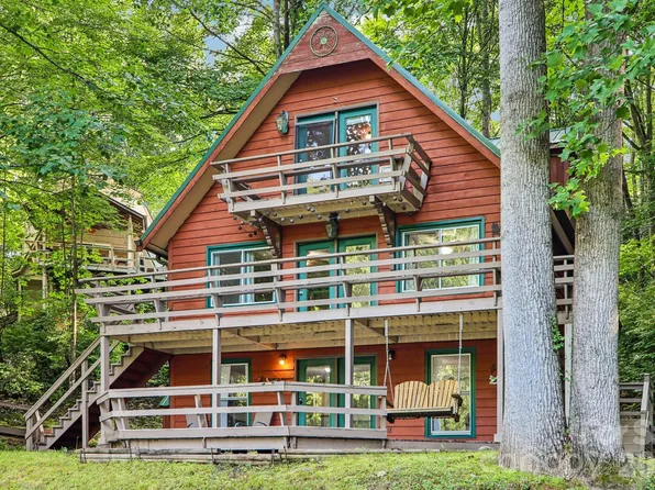 330 Riddle Cove Rd, Maggie Valley, NC 28751