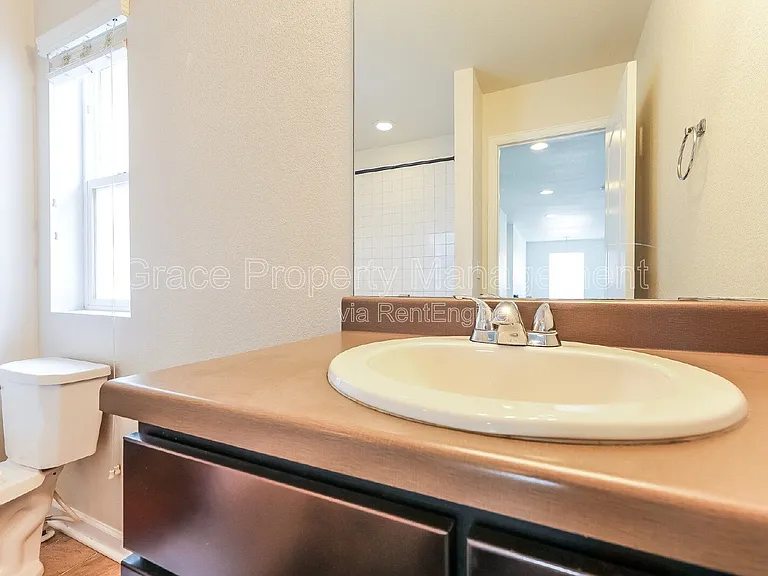 9760 Memphis St — Photo 36