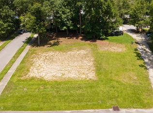 1 S Loudon, Beaufort, SC 29906