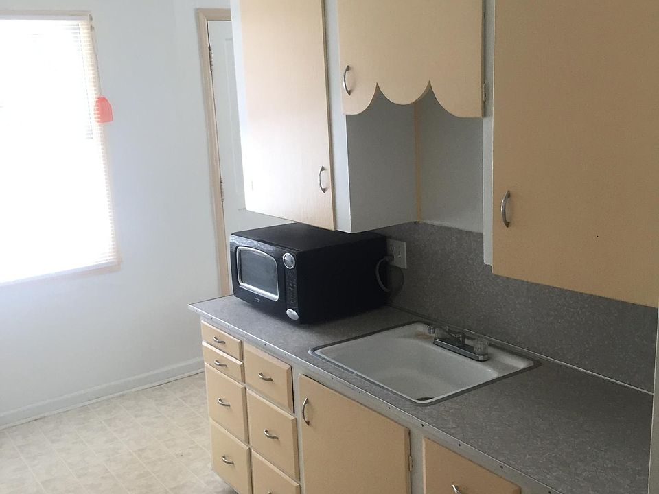 2nd image of 60 N 300 W APT 5