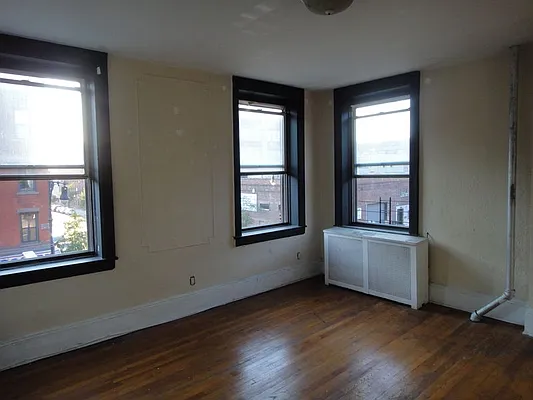 Rented by Sterling Holdings | media 20