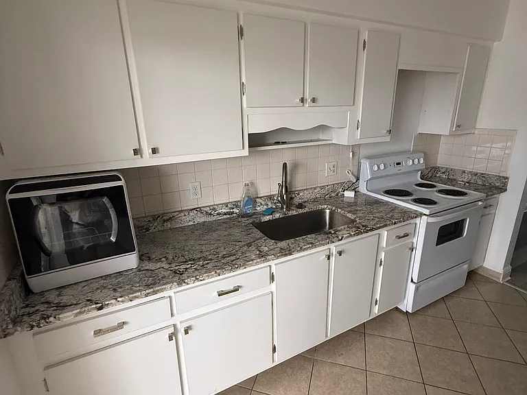 5150 10th Ave N #303 — Photo 3