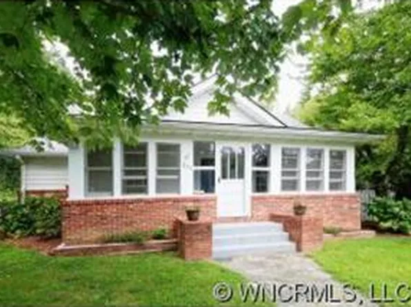 231 Ashwood Rd, Hendersonville, NC 28791