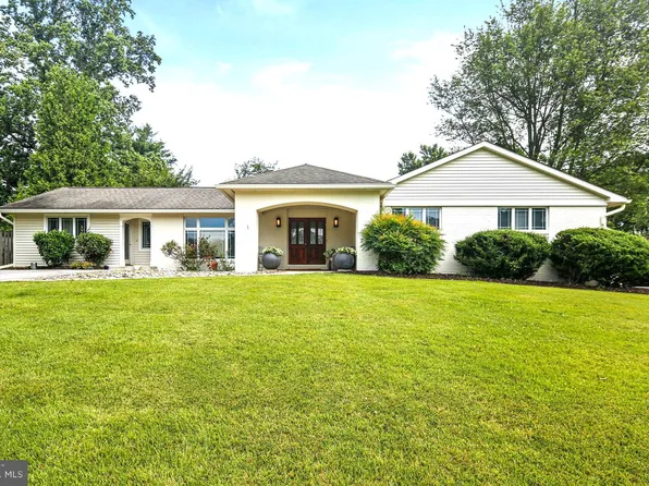 3418 Birch Hollow Rd, Pikesville, MD 21208