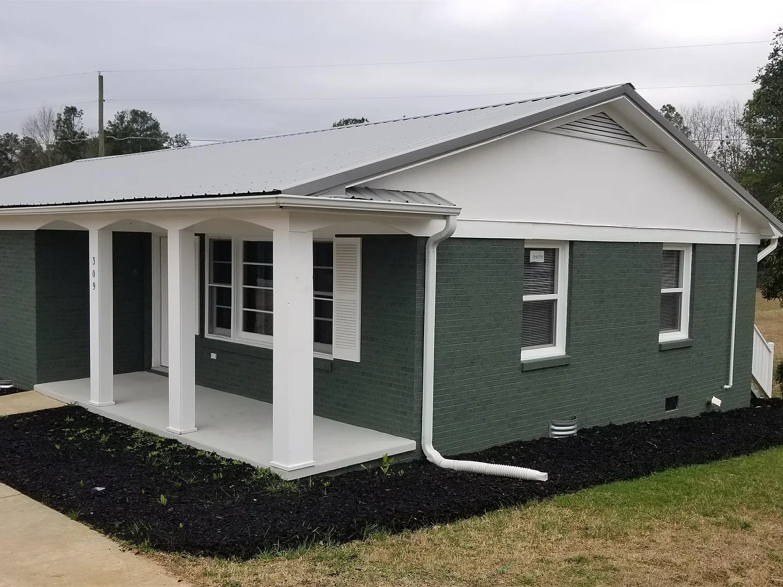 307 Keowee Trail, Seneca — Photo 1