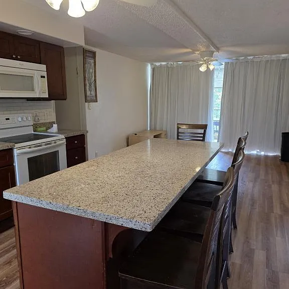95-273 Waikalani Dr #D706 — Photo 2