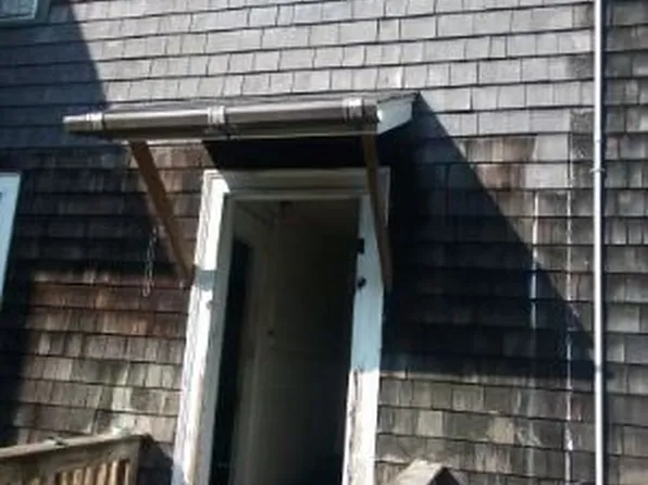 33 Mill St, Greenfield, MA 01301