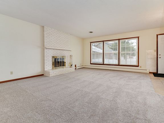 5th image of 707 Bradley Dr