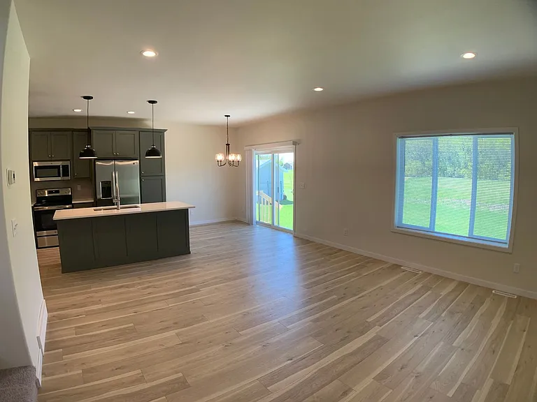 1360 Goldenwood Dr NW — Photo 31