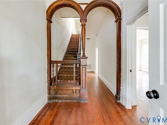 3rd image of 410 W 23rd St