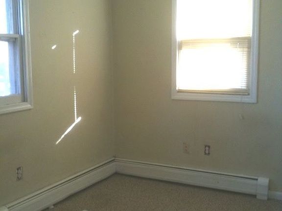 4th image of 384 Legion Ave