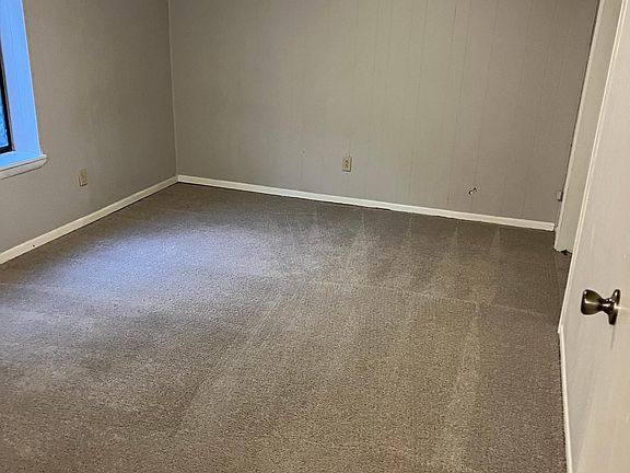 3rd image of 810 Vondelpark Dr