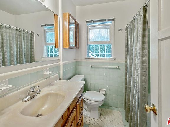 4th image of 4137 Perlita Ave APT B