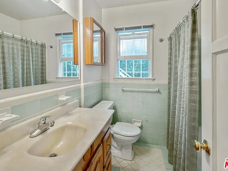 4137 Perlita Ave #B — Photo 4