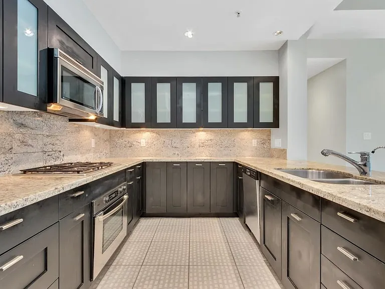 499 Broughton St #301 — Photo 9
