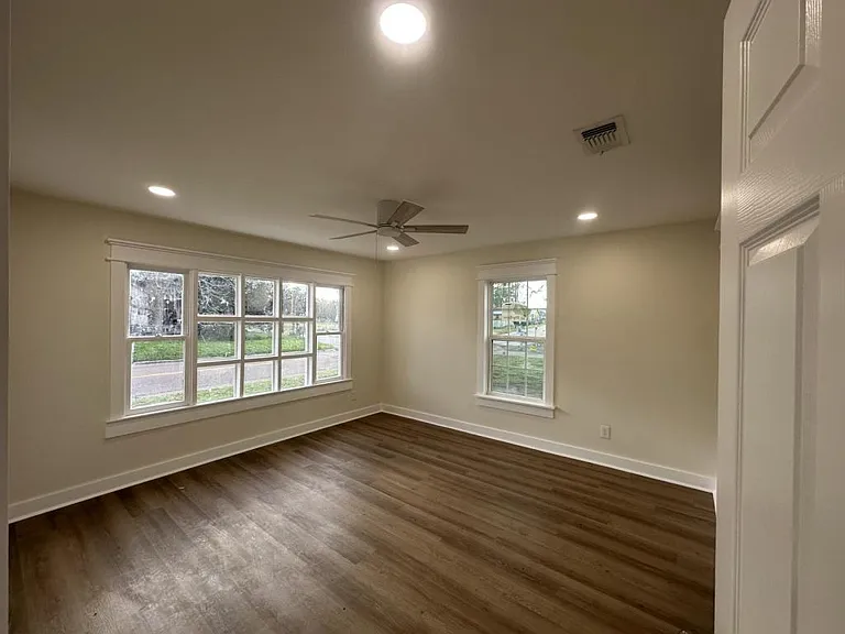 804 E Water St — Photo 16