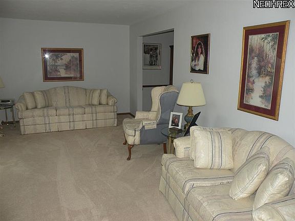 4th image of 5961 Applecrest Dr