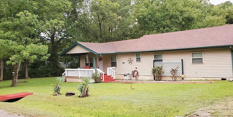 1st image of 403 Seminole Dr