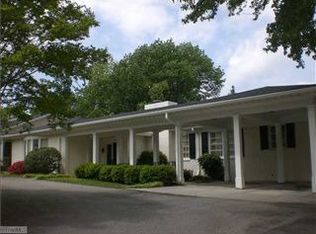 906 Dover Rd, Greensboro, NC 27408