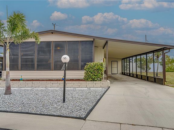 3rd image of 135 Lakeside Cir