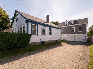 88-90 Renfrew Ave, Middletown, RI 02842