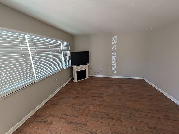 2nd image of 140 Minna Ln APT 104