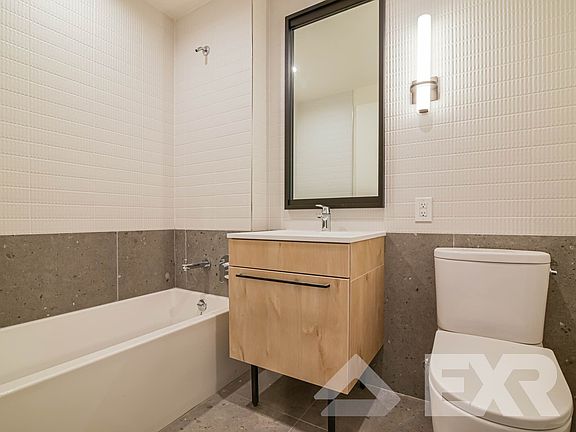 5th image of 160 Clarkson Ave APT 4R