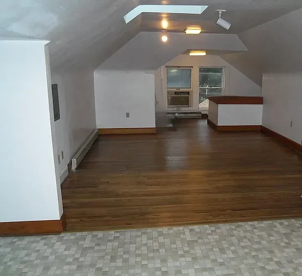 718 E 8th St #1/2 — Photo 3
