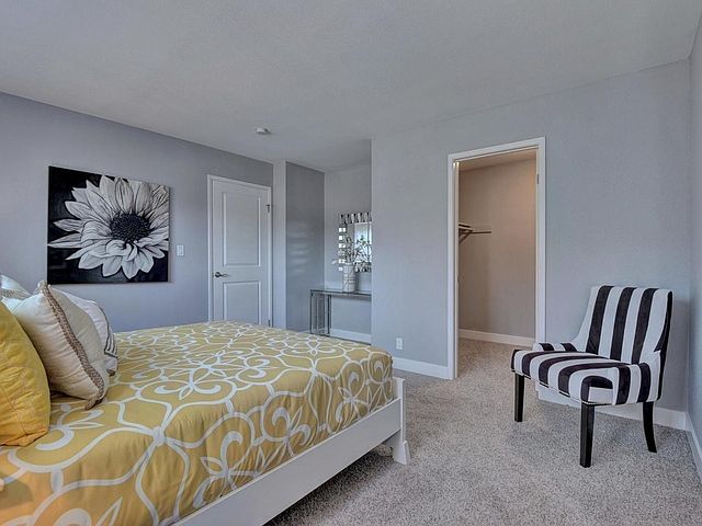 1st image of 910 Clinton St APT 104