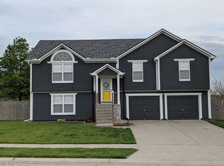 9801 E 219th Cir, Peculiar, MO 64078
