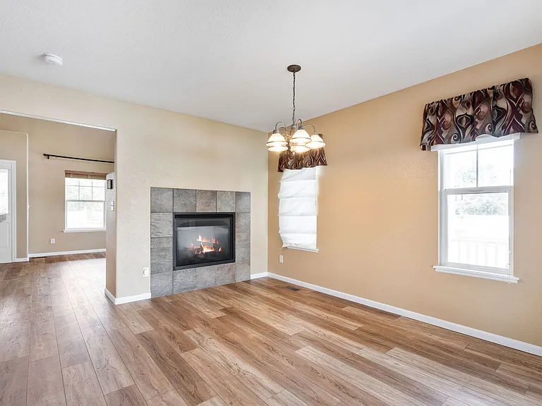 1068 Canal Dr — Photo 7