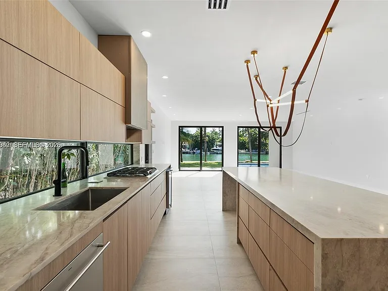 550 S Shore Dr — Photo 20