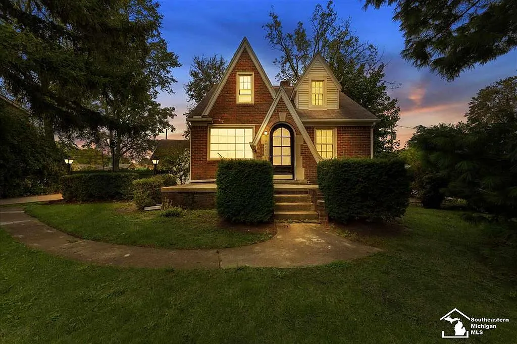 3 bed, 1000 sqft, $1,600 — Photo 1