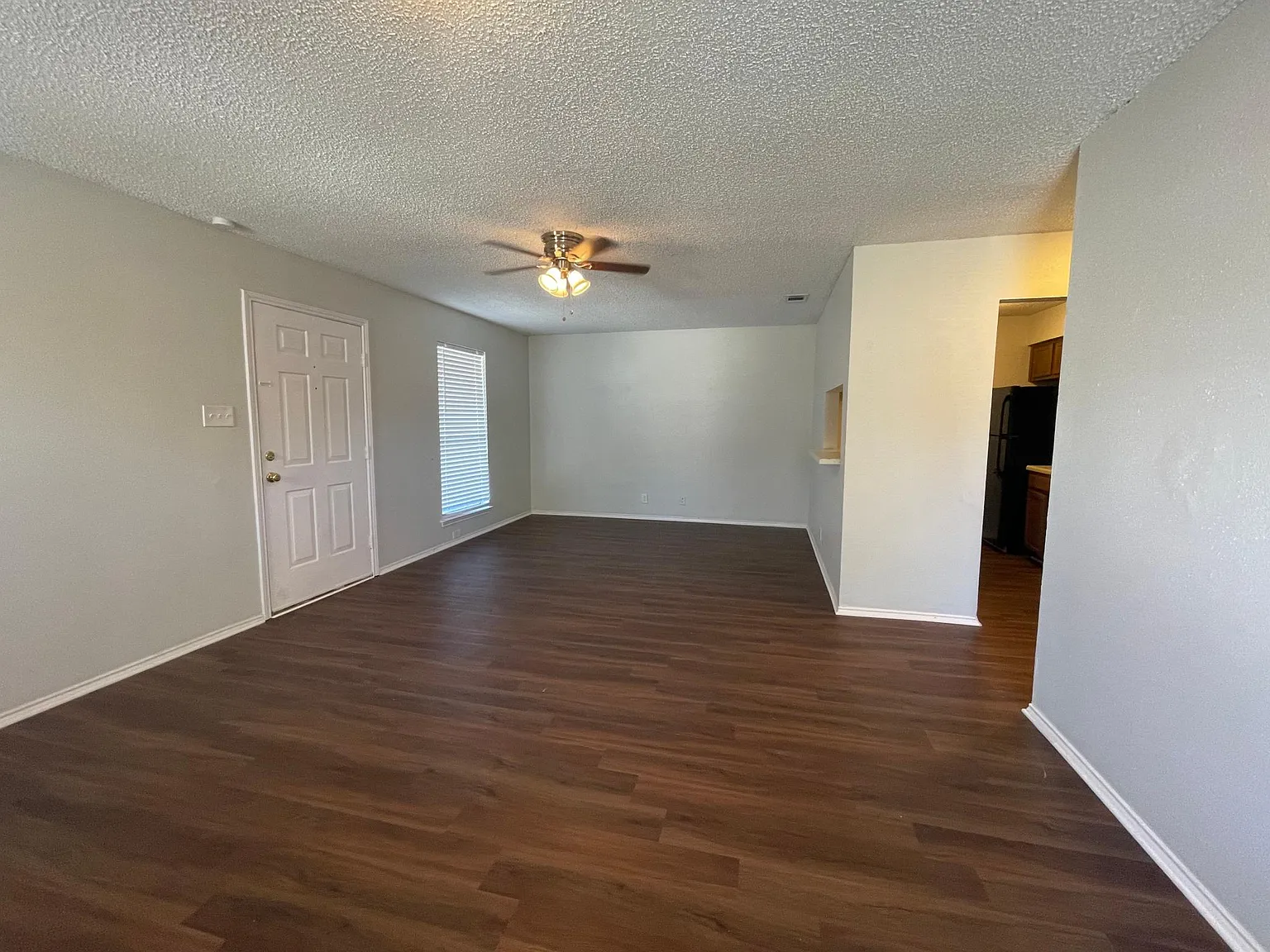2 bed, 940 sqft, $1,050 — Photo 4