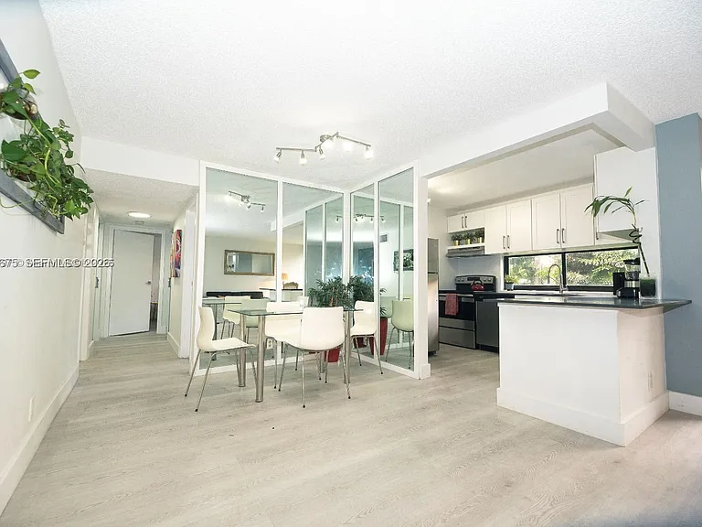 17021 N Bay Rd #207 — Photo 7