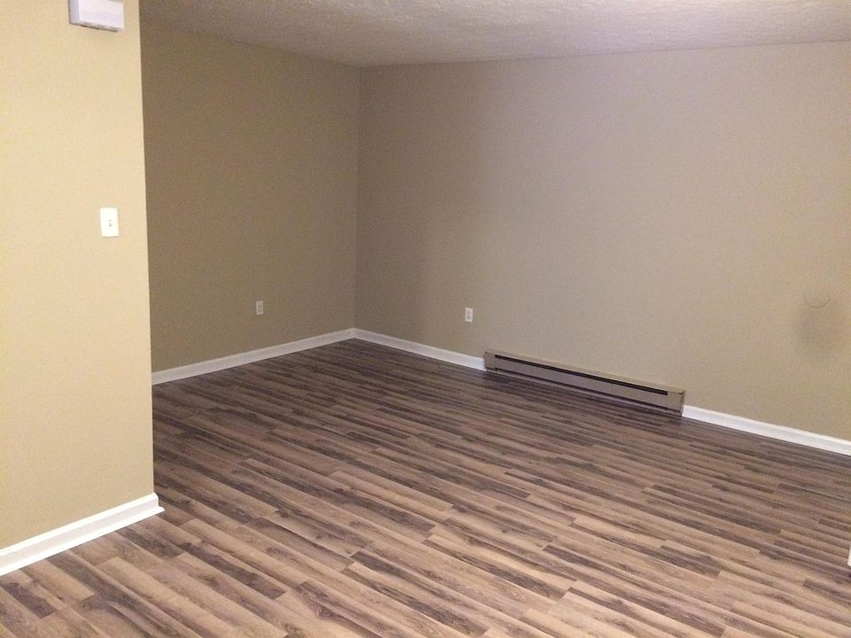 1st image of 431 Gibson Ln APT 4