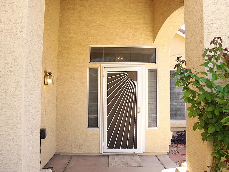 842 N Naples Dr — Photo 5