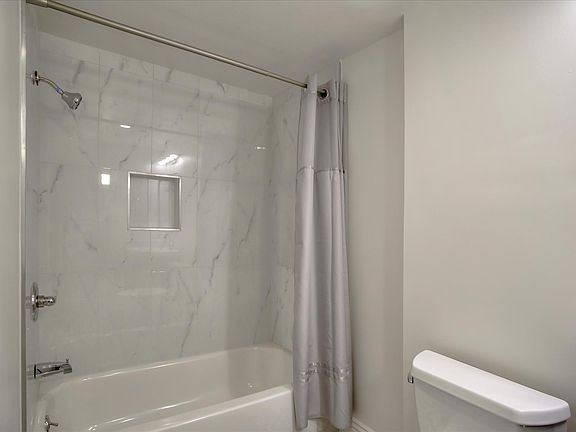 5th image of 3038 Jackson St #A