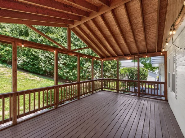 925 Chancellor St SW, Leesburg, VA 20175
