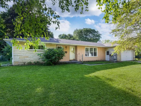 1127 Erie Drive, Janesville, WI 53545